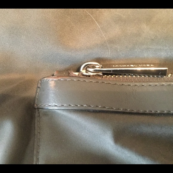 Michael Kors Crossover Bag - Picture 4 of 6